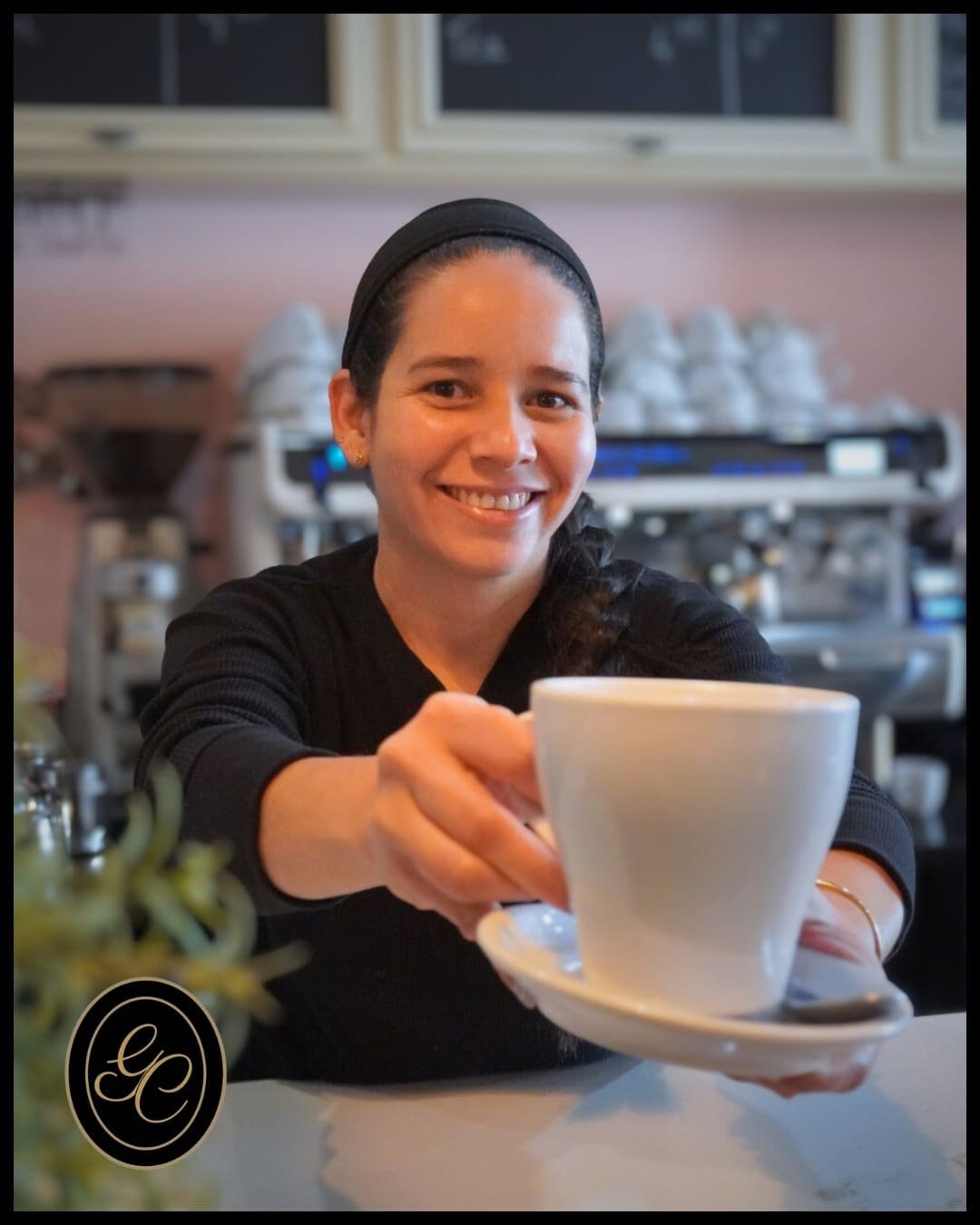 Service With a Smile / Service Avec le Sourire