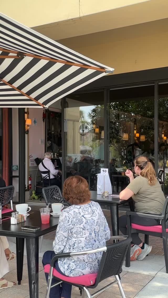 Live café rhythms / Rythmes live au café