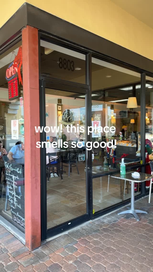 From door to delight / De l’entrée au plaisir