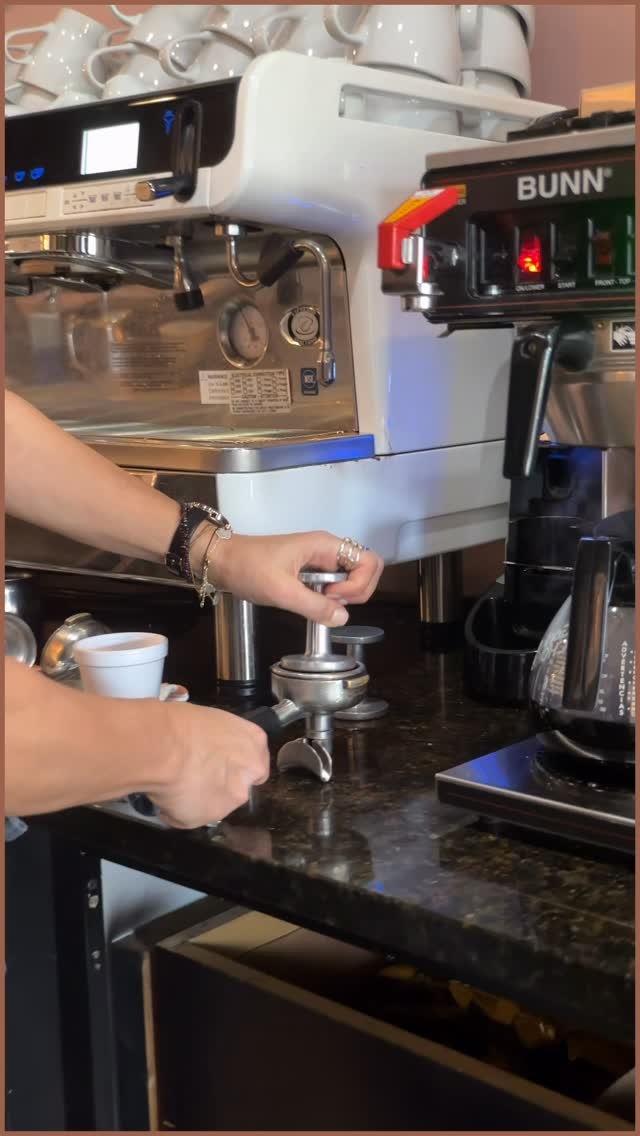 In the rhythm of the café / Au rythme du café