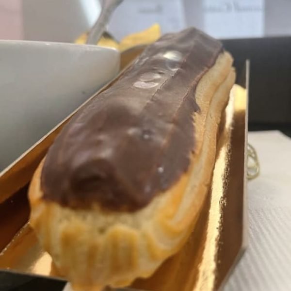 chocolate-eclair